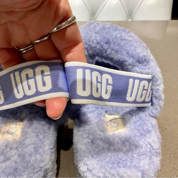 UGG 💜 Mauve—Lilac colored furry slippers. Size 7 💜 Lightly Worn 💜 Lovely ! 💜 - Picture 3 of 5